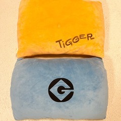 ミニオン＆TiGGERまくら クッションの画像