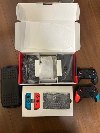 値下げ中❗️Nintendo Switch ネオンブルー/ネオンレッド　付属品完備