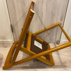 折りたたみ椅子の画像