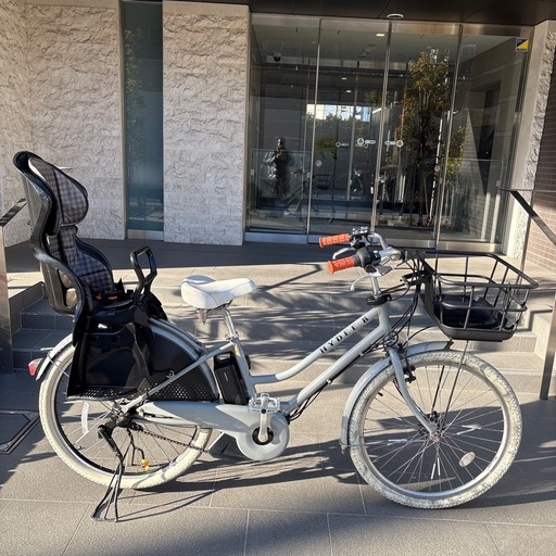 電動アシスト自転車(BRIDGESTONE HYDEE :B) 12.8AH です。