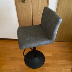 カウンターチェアーの画像