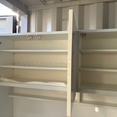 電源付きキッチン収納家具の画像