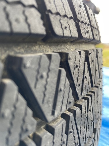 ★値下げしました‼️【ほぼ新品イボ残り】スタッドレスタイヤ　ブリヂストン　ブリザックDM-V3 225/65 R17