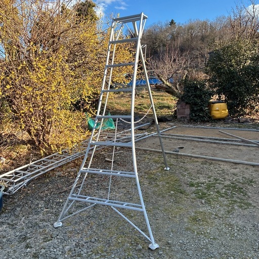 造園用三脚