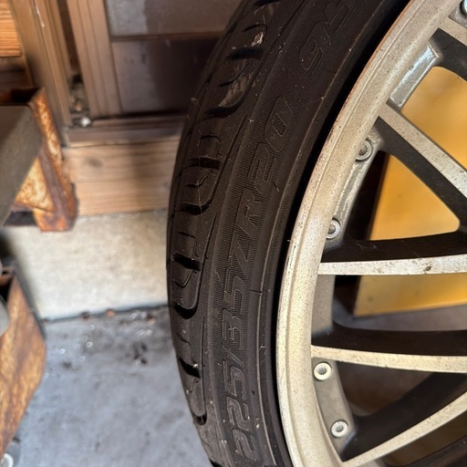 ロクサーニ  20インチ8.5J＋35