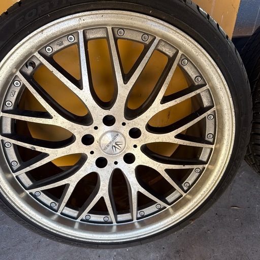ロクサーニ  20インチ8.5J＋35