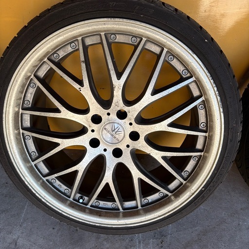 ロクサーニ  20インチ8.5J＋35