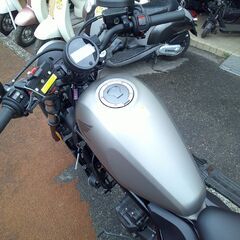 NO.5627　レブル２５０　ＡＢＳ付き　水冷４サイクル単気筒エンジン　フューエルインジェクション　サイドバック付き　マッドグレー　☆彡の画像