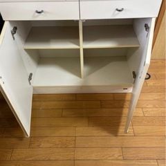 食器棚の画像