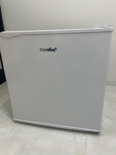 【お引き渡しは5/3の12時まで】小型冷蔵庫《comfee》　