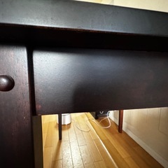 木製テーブルの画像