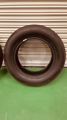 205/65R/16  サマータイヤ　ほぼ新品