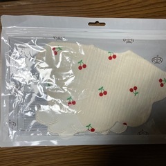 値下げ！新品セットbabbunベビーベストさくらんぼ柄羽付きスタイおむつ替えシートセットの画像