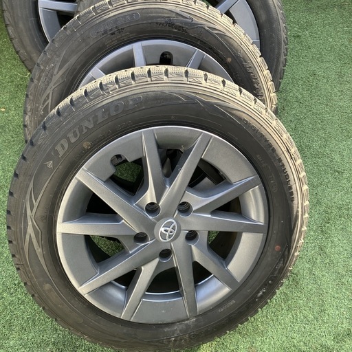 【年末年始セール】［バリ溝] 16インチ　スタッドレスタイヤ　1シーズンのみ使用 バリ溝】スタッドレス16インチ6.5 オフセット39 (ジョニー) 久留米の