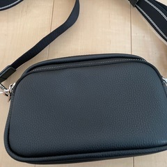 斜めがけショルダーバックの画像