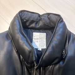 黒　　上着　ジャンバーの画像