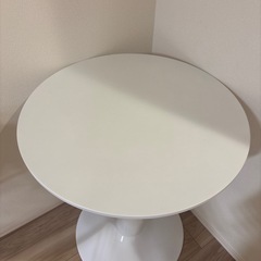 【お渡し先決定済】白い丸テーブルの画像