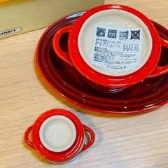 A5237【ルクルーゼ】ミニココット＆ミニオーバルプレート セット レッドの画像