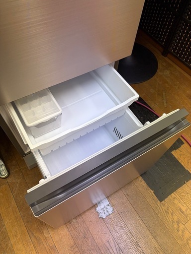 #90 売れ筋3ドア!! HITACHI 2022年 R-27RV 265L 右開き 冷凍冷蔵庫