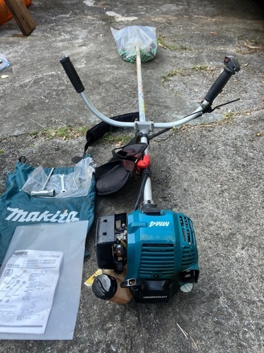 ガソリンのみで動く、マキタ草刈機
