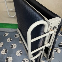 電動シングルベッドの画像