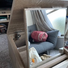 収納付きテーブルの画像