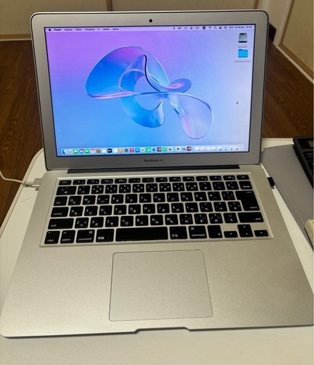 MacBook Air 13インチ 2017 / Core i5 / 8GB / HD 120GB
 / バッテリー新品 / 美品