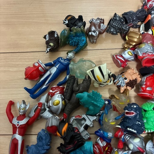 ウルトラマン　ゴジラ　指人形
