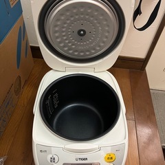 JBH-G181 ホワイト　　炊飯器　美品の画像