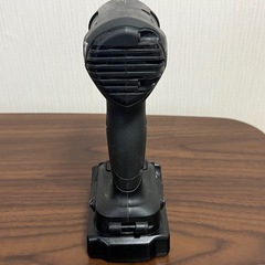 RYOBI 充電式インパクトドライバ ・充電器・充電池2個・ケース付の画像