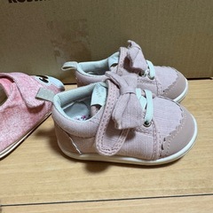 子供用の靴の画像