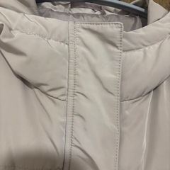 GU ダウン　ベージュ　XLの画像