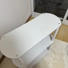 白い収納棚の画像