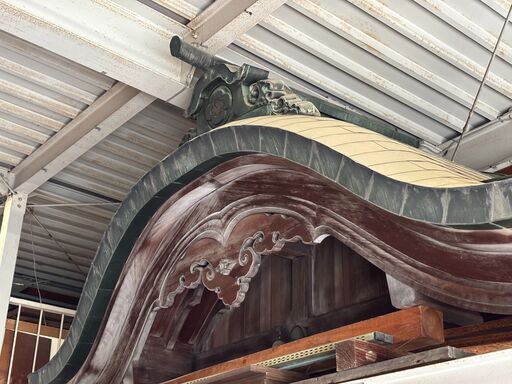 【希少】神社仏閣・伝統建築「唐破風（からはふ）」古材（梅鉢紋入り）店舗什器・庭園装飾に