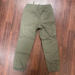 エイチアンドエム パンツ XSサイズ カーキの画像