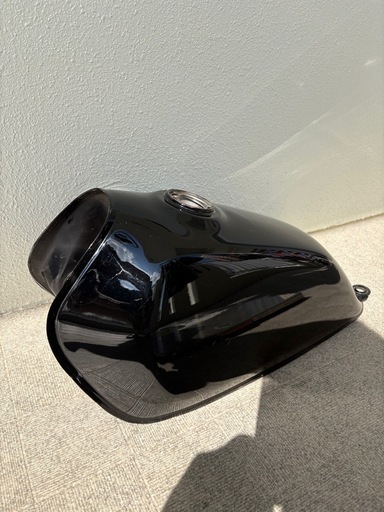 グラストラッカー純正タンク (カリーナ) 沖縄のスズキの中古あげます