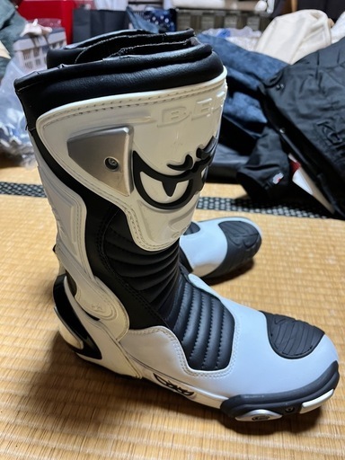 【ベリック】 美品　レーシングブーツ 24cm バイク　ブーツ　完売品　綺麗 ベリック】 美品 レーシングブーツ 24cm バイク ブーツ 完売品 綺麗