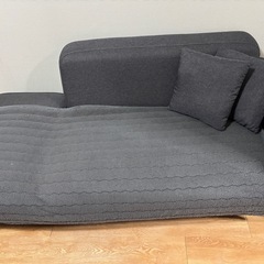 IRIS PLAZA（アイリスプラザ）の 2人掛けソファ＋オットマンの画像