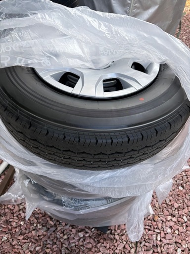 ハイエース 純正ホイールタイヤ4本セット 新車外し