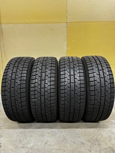 スタッドレスタイヤ　TOYO OBSERVE GIZ2 215/55R17 国産　2023年製