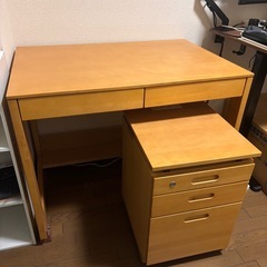 イトーキ学習机の画像