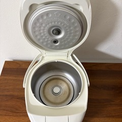 タイガーマイコンジャー炊飯器ホワイト
の画像