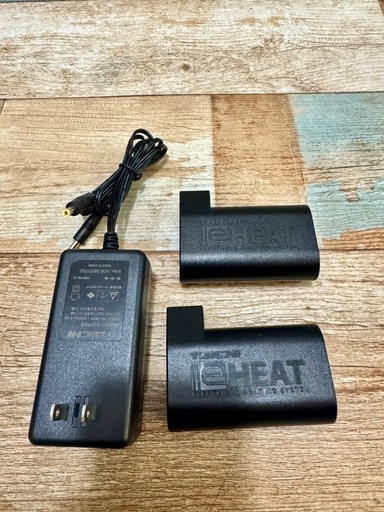 RSタイチRSP064 e-HEAT 充電器・バッテリー2個セット電熱インナー電熱グローブ電熱ジャケットRSP065