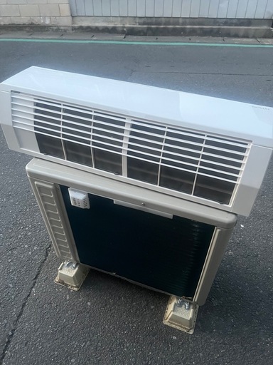 美品✨ルームエアコン　2025年製RAS-AC2825S (W)