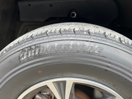 ブリジストンノーマルタイヤ　195/80R15　107/105L　トヨタホイール付き