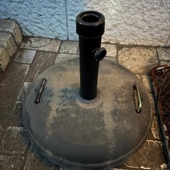 ガーデンパラソルとパラソルスタンドの画像