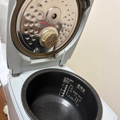 炊飯器（三菱 NJ-VV101）の画像
