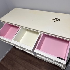 吉川ひなの　リュバンシュ　チェストの画像