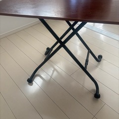 昇降式テーブルの画像