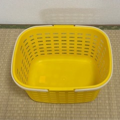 ランドリーバスケット　イエローの画像